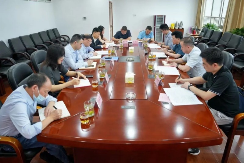 湖南省供銷合作總社黨組書記、理事會主任周曉理調研公司并主持召開座談會